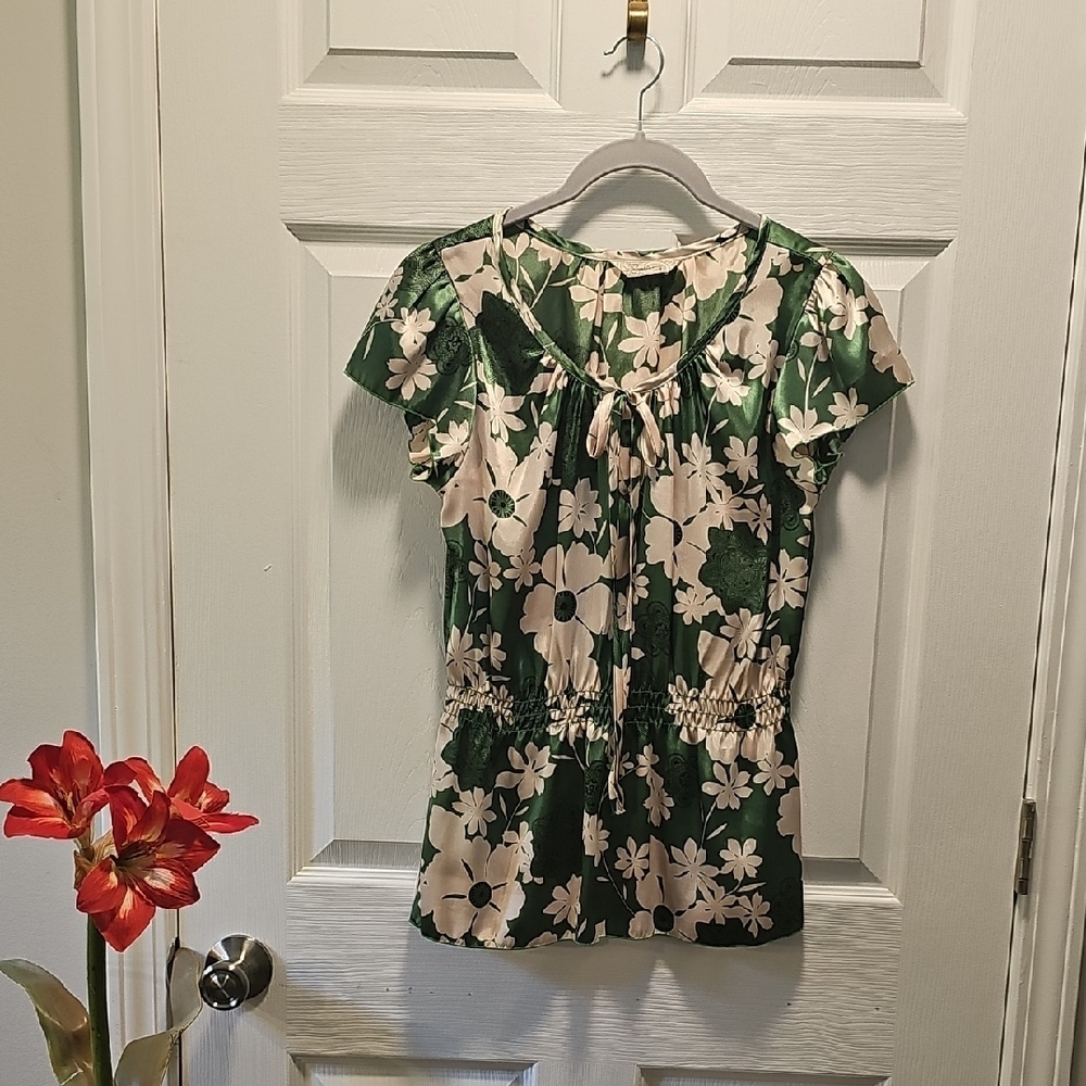 "Speechless" Vintage U-Neck Tie, Green and Cream Floral Blouse, Size 4.